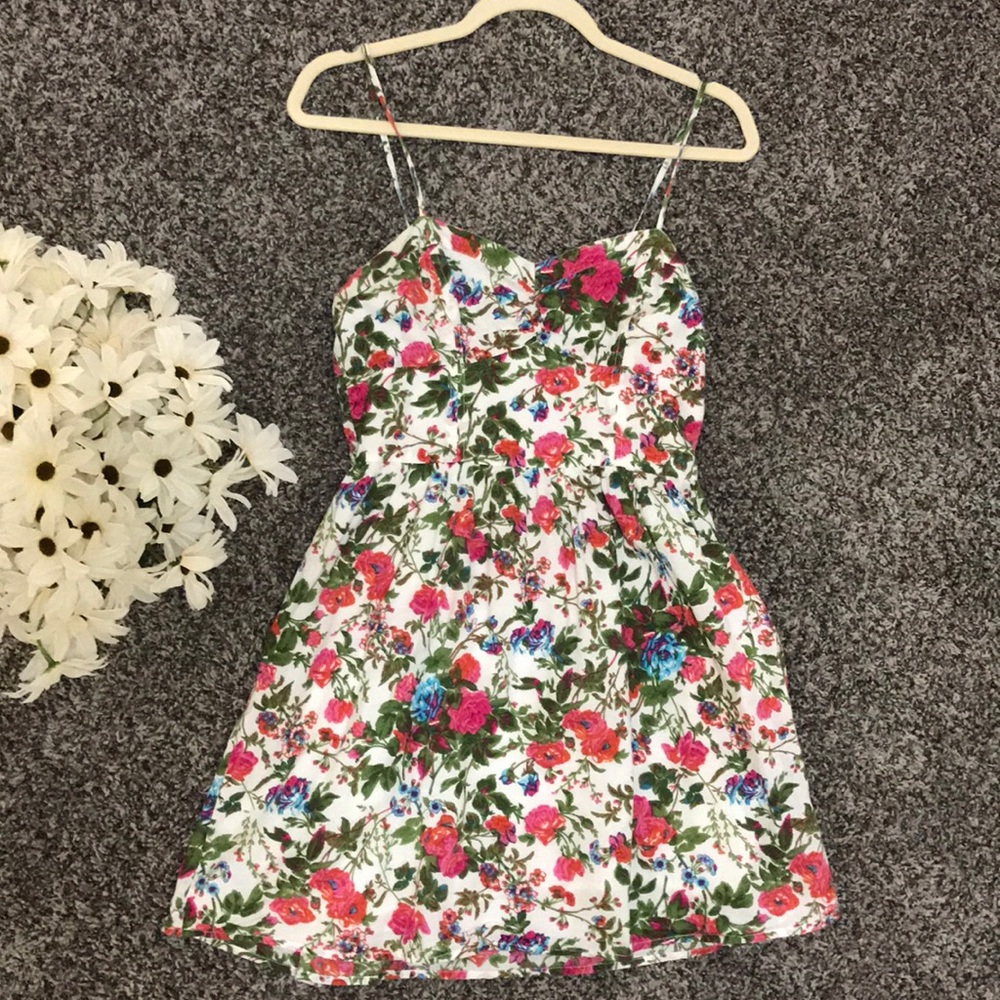 Floral Dress, Size Medium